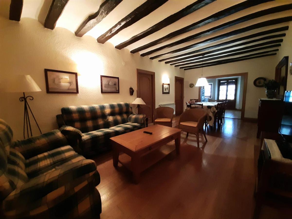 Apartamentos Lazkano I Y II Uharte-Arakil Esterno foto