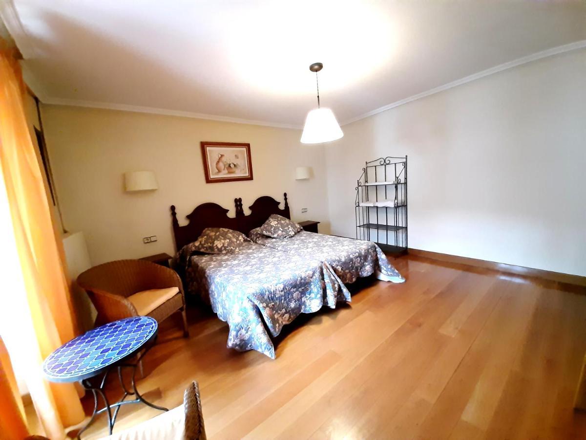 Apartamentos Lazkano I Y II Uharte-Arakil Esterno foto